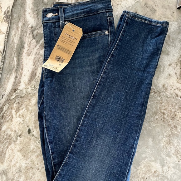 Levi’s Jeans - Picture 4 of 6